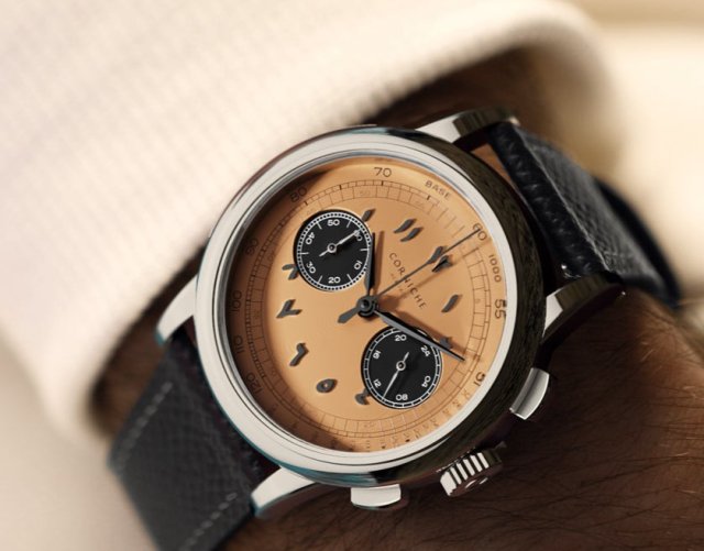 コーニッシュ「Mirage Chronograph(ミラージュ クロノグラフ)」~アラビア語数字が際立つサーモンダイヤルの登場