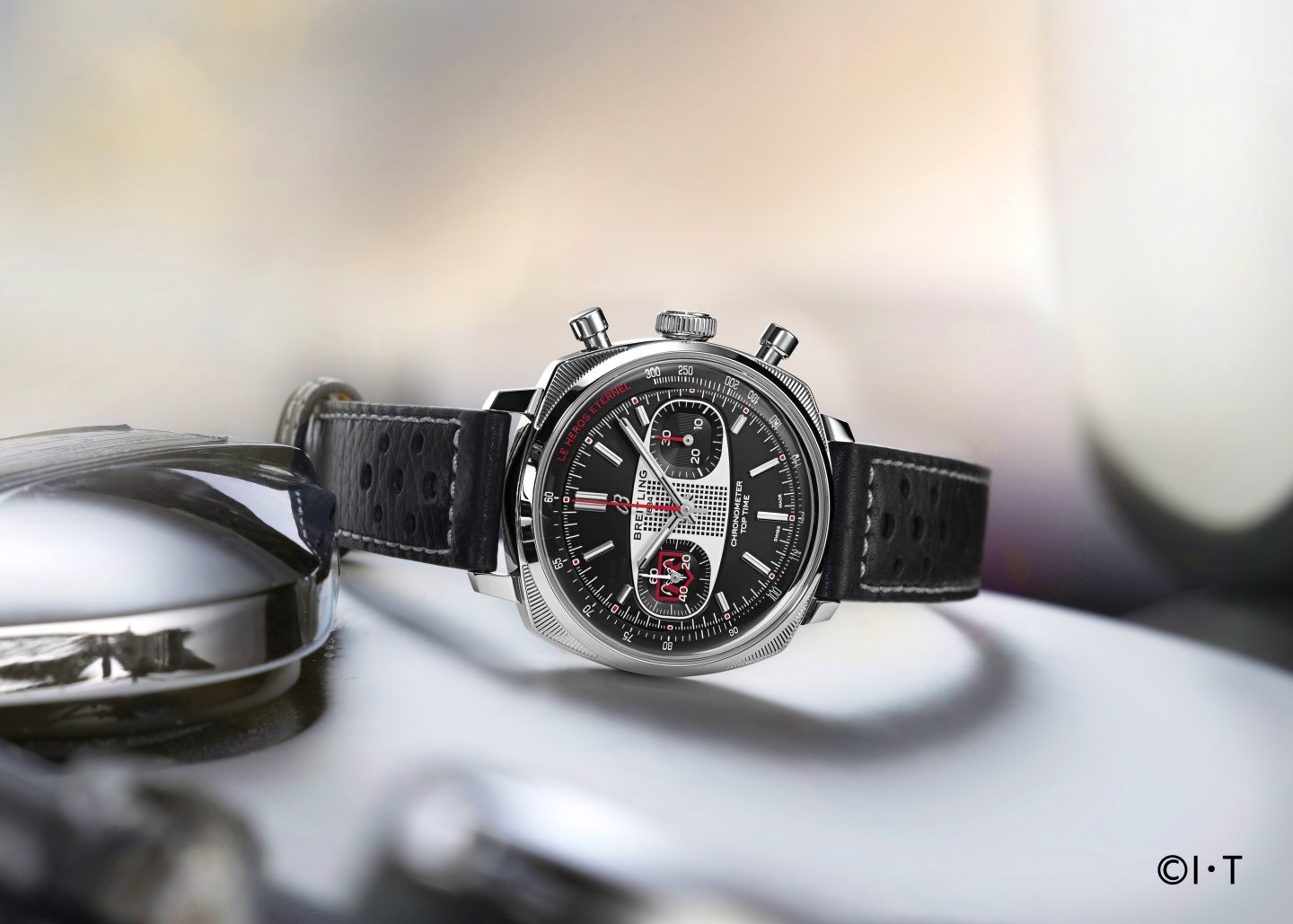 ブライトリング、仮面ライダー55周年記念「トップタイム B01 レーシング 仮面ライダー リミテッド」を発表~阪急うめだ本店に西日本最大規模のブティックもオープン