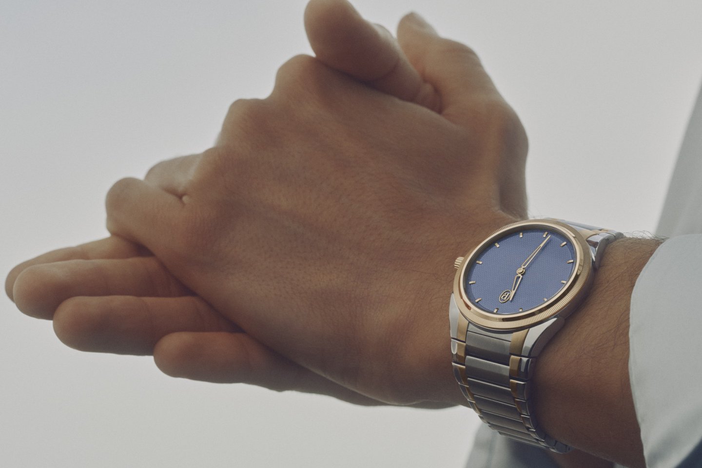 パルミジャーニ・フルリエ「トンダ PFマイクロローター」コレクションにステンレススティールとローズゴールドのツートンカラーモデルが追加~