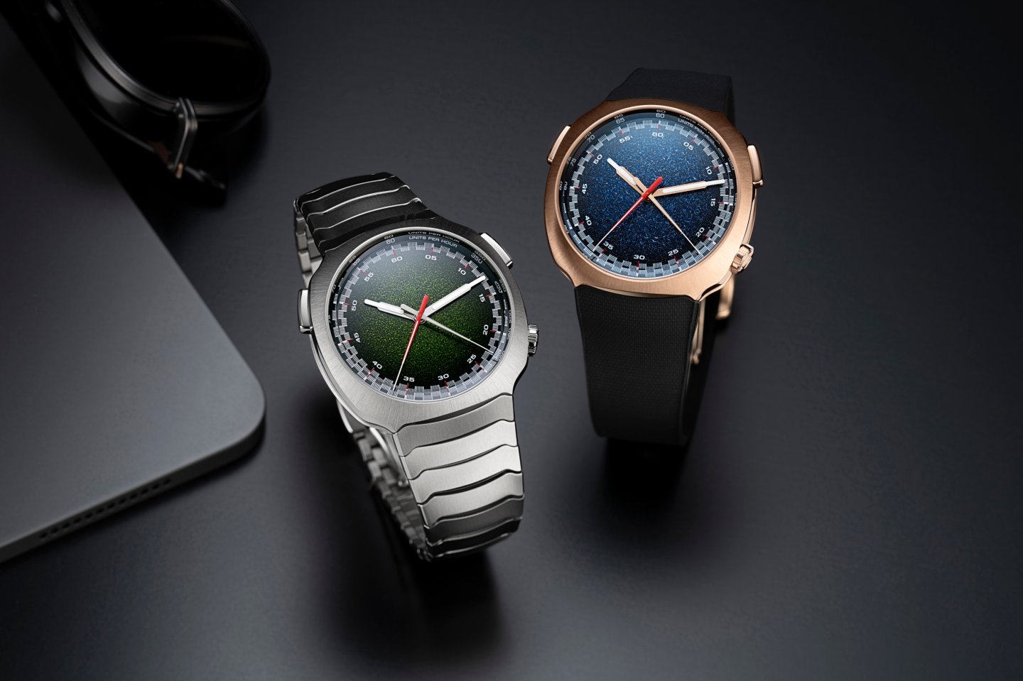 H.モーザー「ストリームライナー」にフロスト仕上げを施した2モデルを製作~むき出しのエネルギーと魅惑的な強さの融合