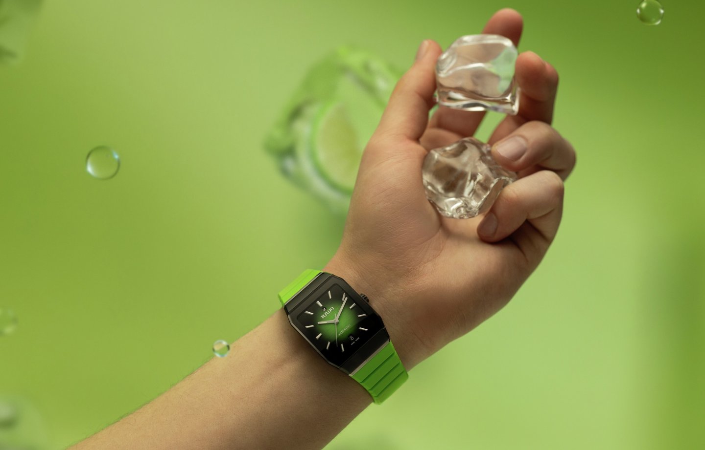 ラドーが誇る最新のハイテクセラミックを採用し、耐久性と軽量性に富んだ夏モデル「Anatom “Summer Edition”」発売 ~伊勢丹新宿店にて先行販売スタート