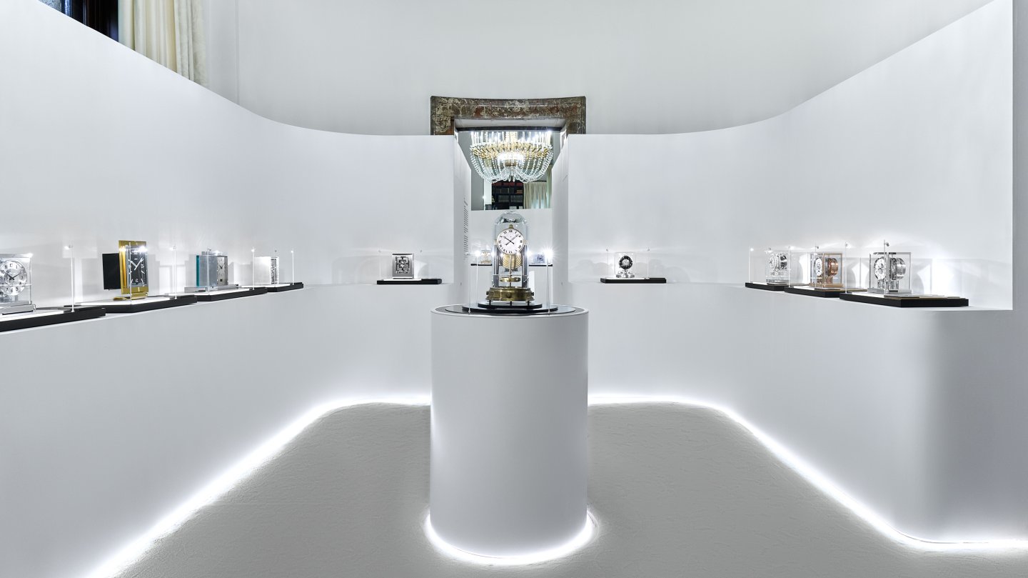 ジャガールクルトがミラノ・デザインウィーク期間中に「アトモス」新作をフィーチャーした特別な展示「THE PERPETUAL TIMEKEEPER展」を開催