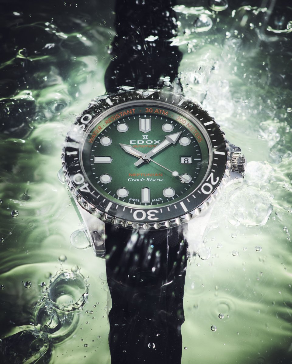 エドックスの小径・ロングパワーリザーブ・ラバーストラップ仕様の