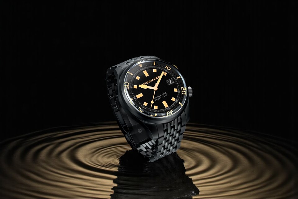 スピニカーより BLACK&GOLDコレクションが登場～ブラックとゴールドで