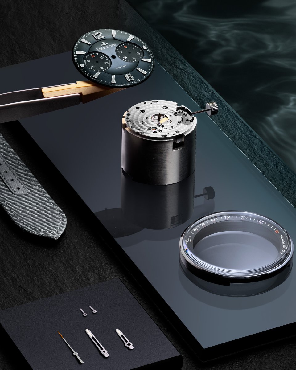 ジャガー・ルクルトが35層のラッカーを施したオーシャングレー