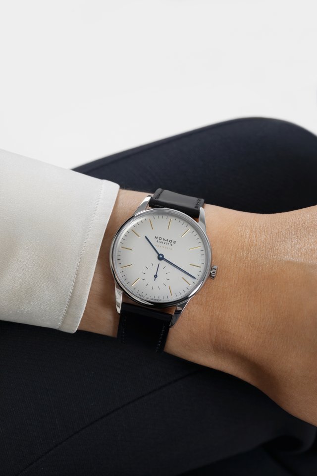 ノモス グラスヒュッテが直営店限定で「オリオン ネオマティック グラスヒュッテ時計製造175年」を発売～伝統を継ぎながら未来を見るマスターピース