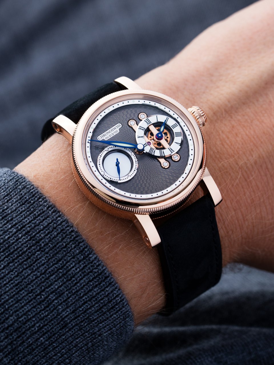 クロノスイスより、進化した2025年版の「ストライク・ツー」発表