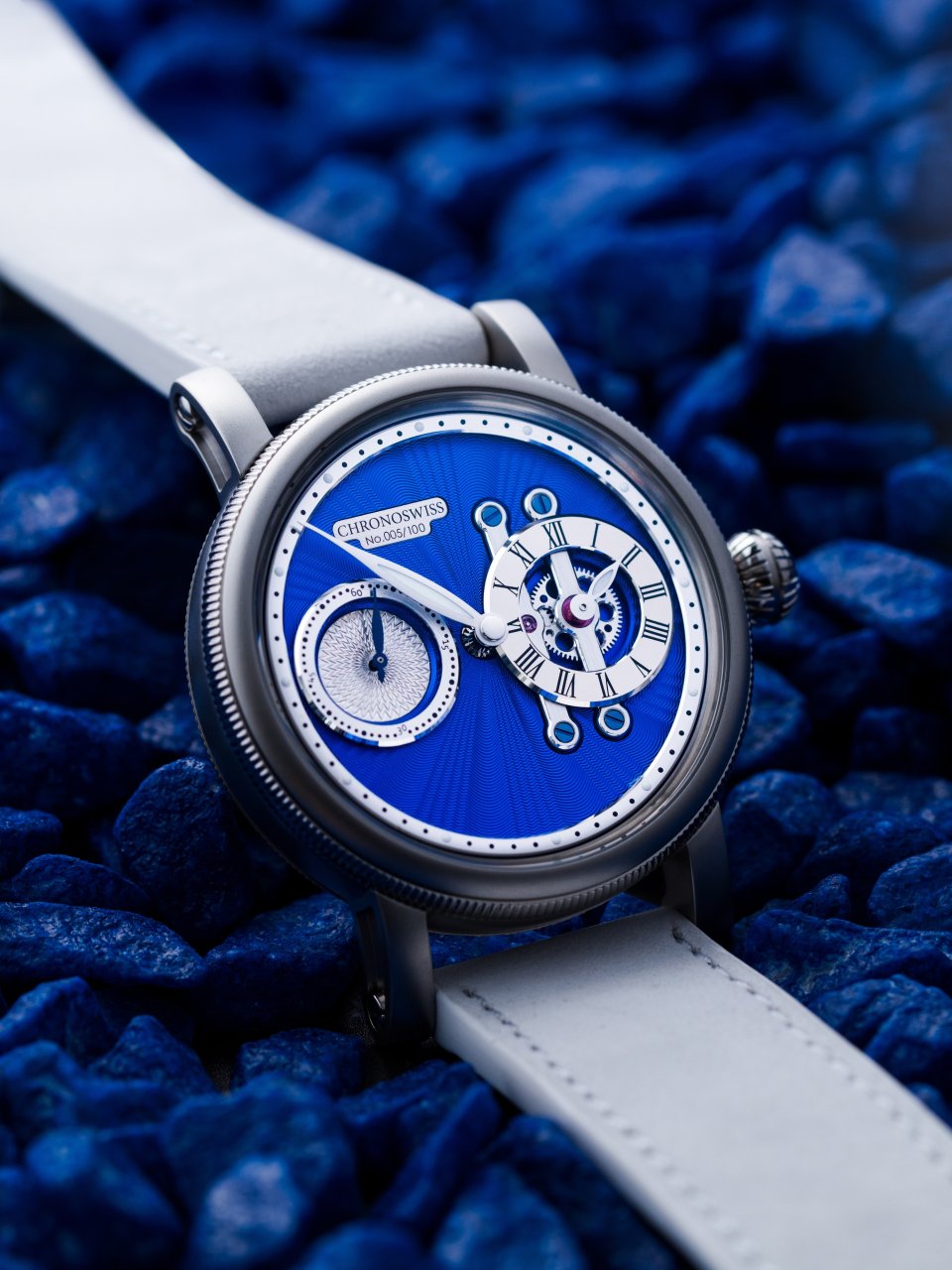 クロノスイスより、進化した2025年版の「ストライク・ツー」発表