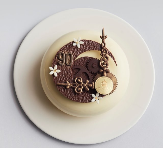 【銀座・和光】時計塔 90年を記念したパフェとケーキが新登場～時計モチーフのケーキと、「永久不滅」というバニラの花言葉を込めた「パフェ」