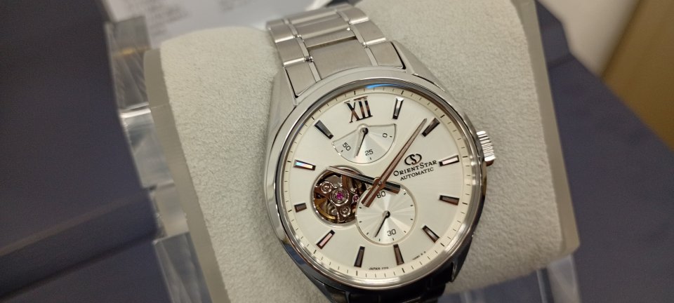 Orient Starの コンテンポラリーコレクションM34から、新しい『M34 F7