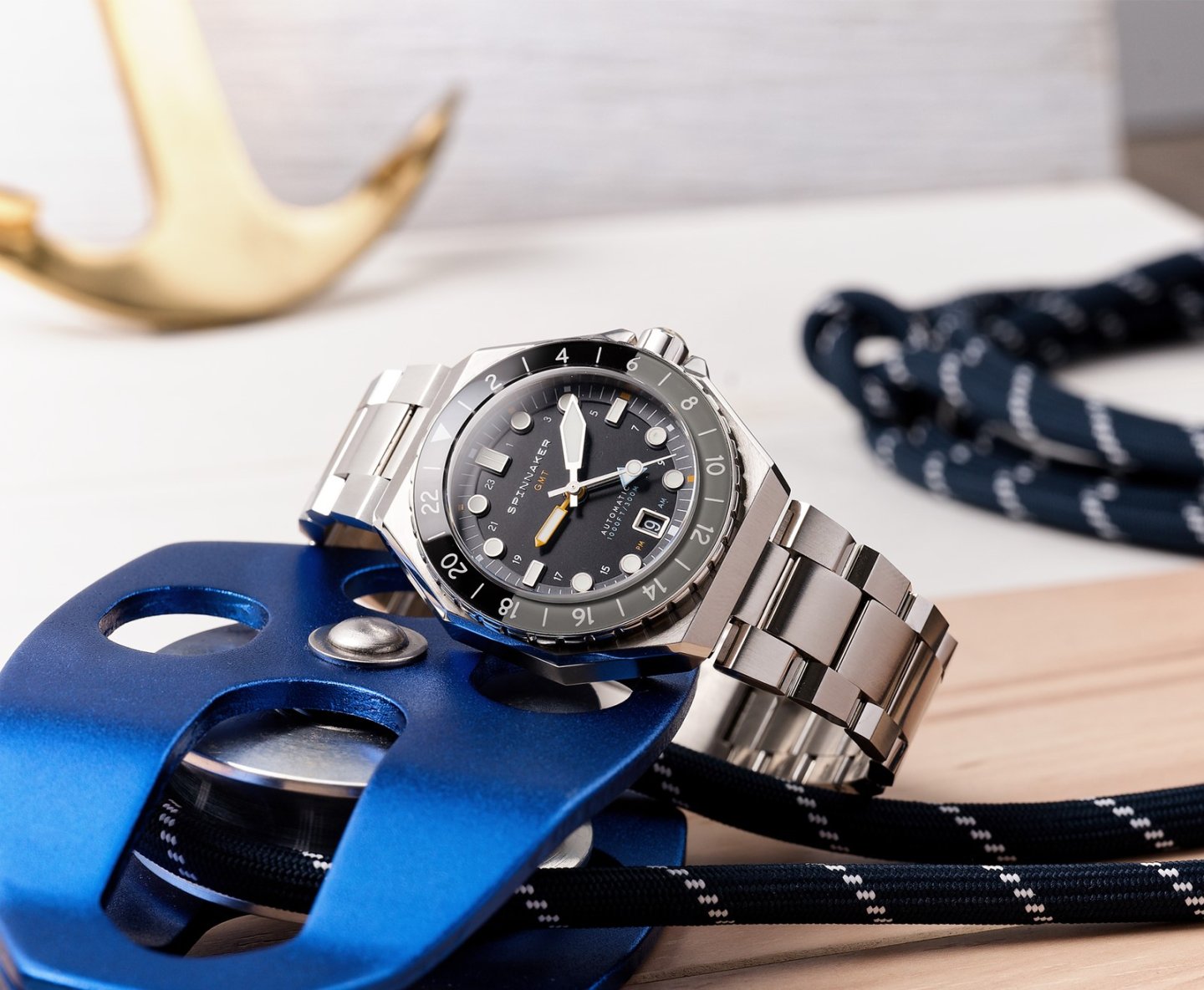 SPINNAKER」より300M防水の機械式GMTダイバーズウォッチ「DUMAS GMT AUTOMATIC」に新色「ハーバーグレー」が登場 |  NEWS | WatchMediaOnline(ウォッチ・メディア・オンライン) 時計情報サイト