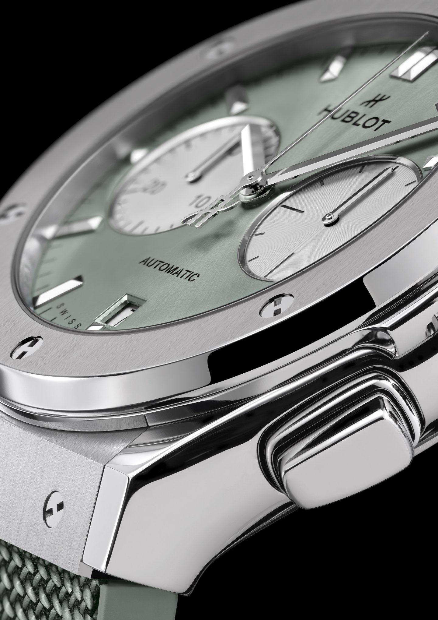 ウブロ、セージグリーンの 新作「クラッシック・フュージョン」33mm、42mm、45mmの3サイズを展開