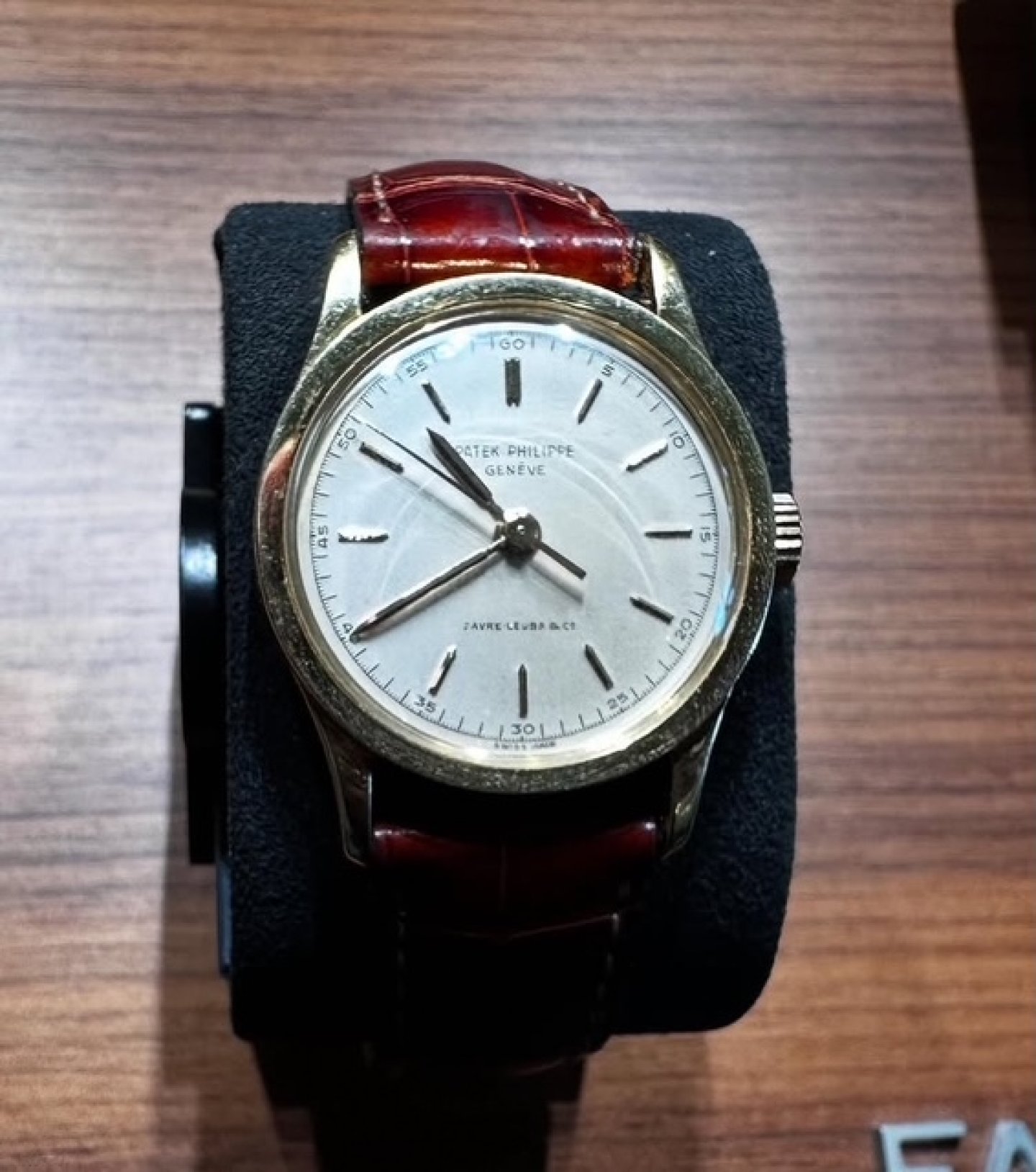ファーブル・ルーバ【FAVRE LEUBA】　INTERNATIONAL SALES DIRECTOR：EMANUEL BITTON　