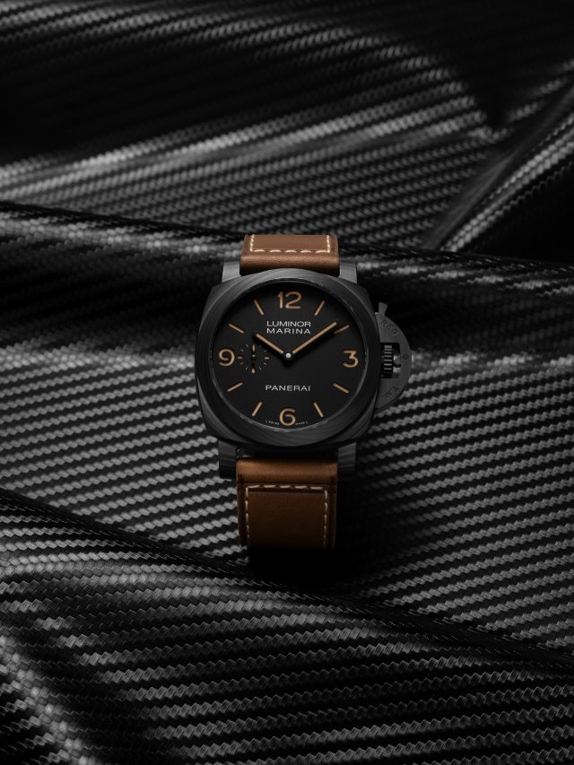 パネライより、ハイテク素材カーボテック™とアイコニックなデザインの融合する「ルミノール マリーナ PAM01707」登場