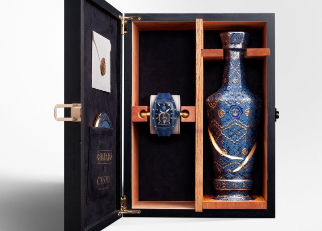 クストスより “世界初プレミアムテキーラ付きウォッチ” が登場～伝統と革新が交差する瞬間