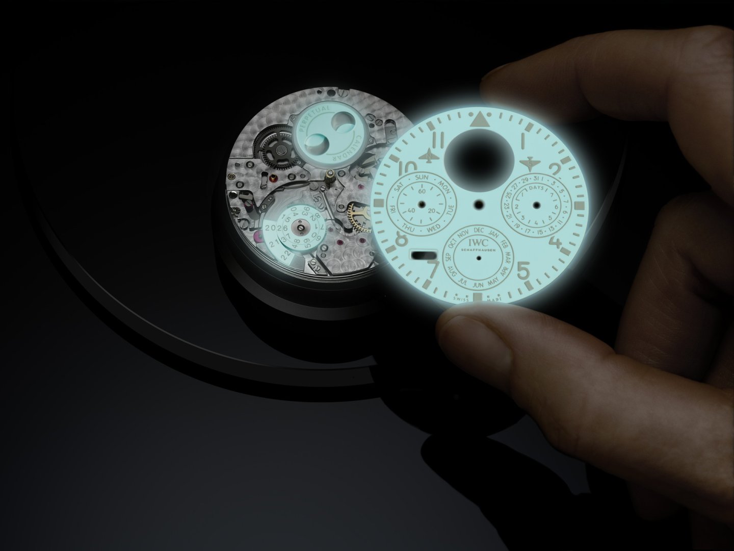 IWCシャフハウゼンが 「パイロット・ウォッチ」コレクションに セラリューム®テクノロジーを採用～独自のセラリューム®発光セラミック技術で製造