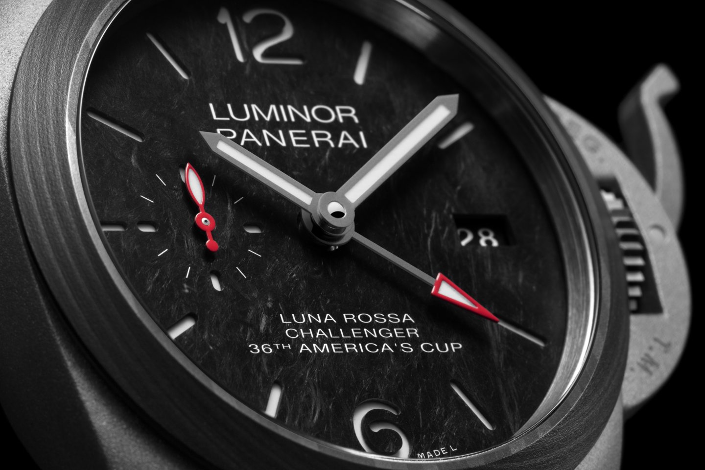 パネライ新作 「ルミノール ルナロッサ GMT - 42 MM 発売～世界限定250本！