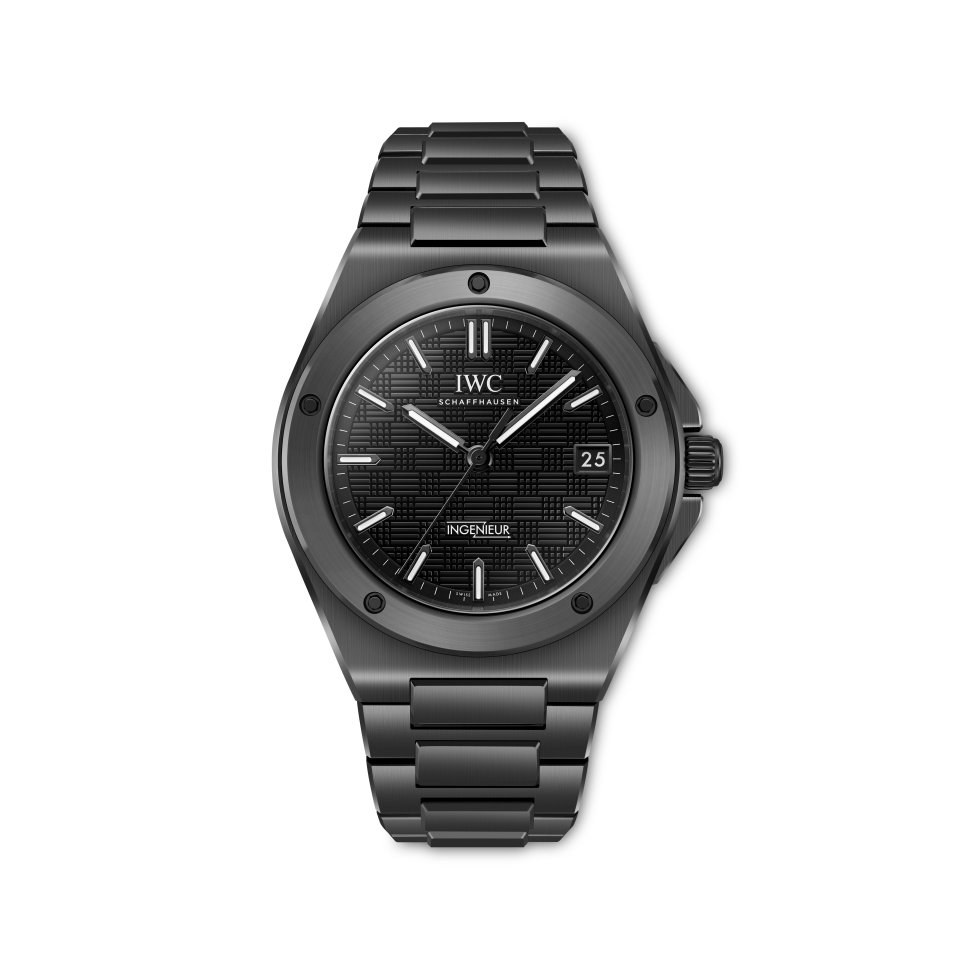 IWCが ブラック・セラミック製の「インヂュニア