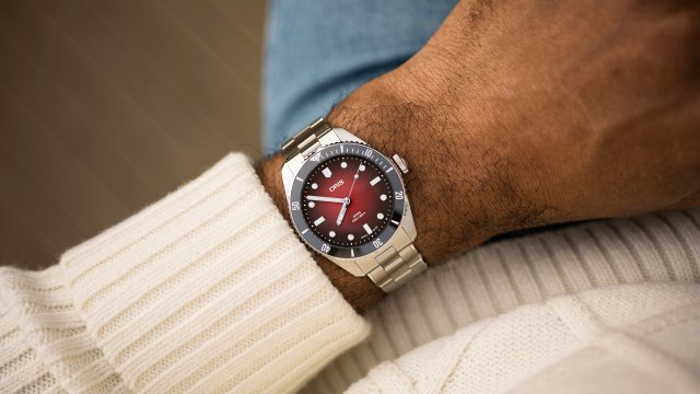 オリスが特別限定モデル「ORIS ✖ REDBAR ダイバーズ リミテッドエディション II」 を発表～世界中の時計愛好家が集うコミュニティ「RED BAR」とのコラボレーション・モデル