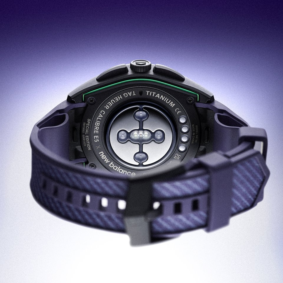 タグ・ホイヤーとニューバランスが「TAG Heuer Connected Calibre E5