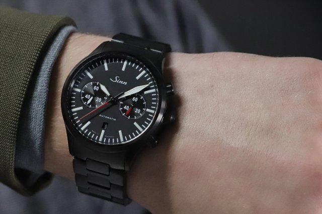 ジン「936 S」、60分積算計採用のクロノグラフ ミニッツカウンター～自社開発ムーブ SZ05を搭載する100本限定モデル