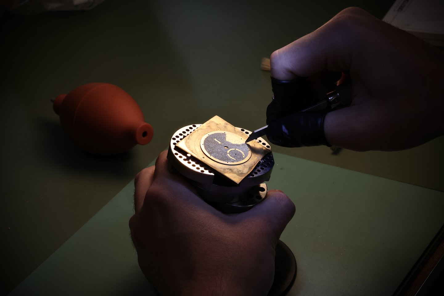 表面における静かな芸術　―KUDOKE 1 および KUDOKE 2 