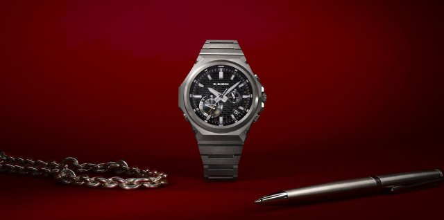 “G-SHOCK ”から、装着性に優れたミニマルデザインの『GST-B1000D』が登場～耐衝撃構造を再構築した無駄のない外装