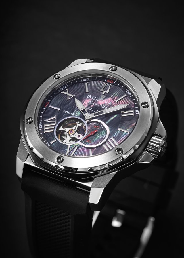 ブローバが150 周年を記念して「マリンスター」日本限定モデルを発売～マザーオブパールを文字盤全面に採用