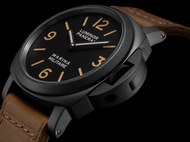 パネライが「時の深淵」展の開幕を記念する「ルミノール マリーナミリターレ PAM05218」を発表～1993年にデビューのルミノール マリーナをオマージュ
