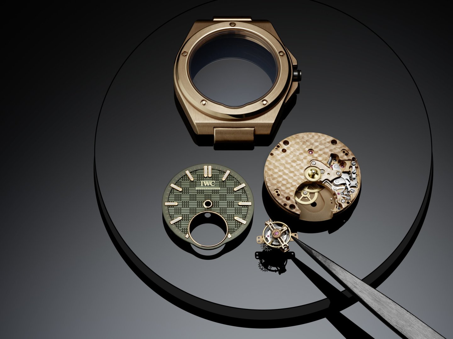 IWCシャフハウゼン、18Kレッドゴールド製 の「インヂュニア・トゥールビヨン 41」を発表～フライング・ミニッツ・ トゥールビヨンを搭載