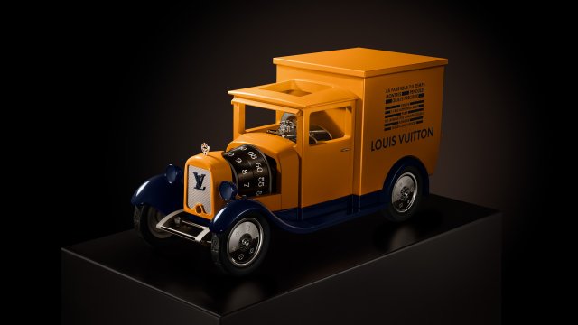 ルイ･ヴィトンの伝説的なカミオネット(トラック)を時を刻むオブジェ「Louis Vuitton Camionnette  」として再解釈