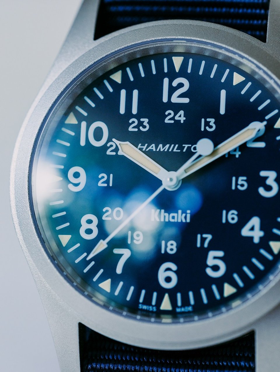 ハミルトン ✖ SHIPSによるエクスクルーシブモデル、「カーキ