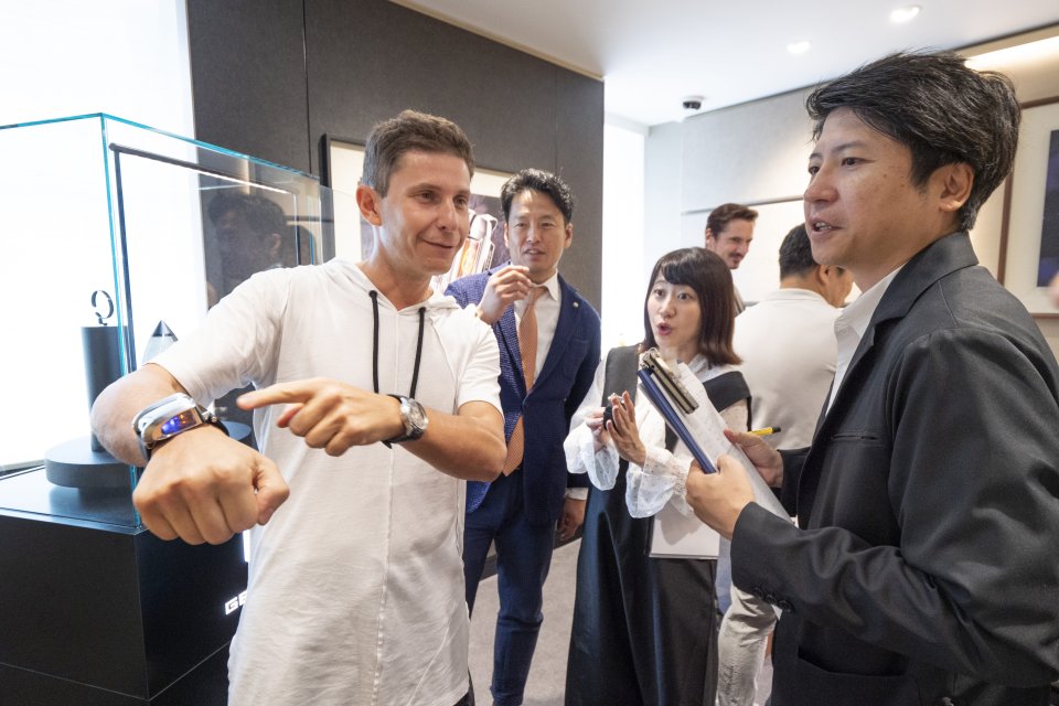 ニキシ―管を使用した腕時計「GELFMAN」が日本上陸～日新堂 銀座本店が