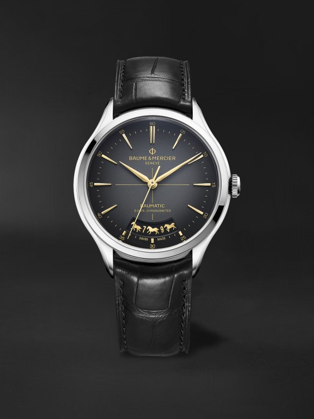 ボーム＆メルシエのクリフトン コレクションからチャイニーズ ニューイヤーを祝う限定特別モデル発売～6時位置の扇形のラージデイト窓に偶数の日付を指す現れる馬が躍動