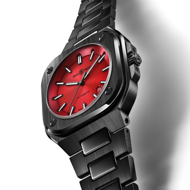 ベル＆ロス、日本限定99本モデル「BR-05 RED BLACK CERAMIC」発売～現代的に解釈した大胆なカラーコードを纏うアーバンタイムピース