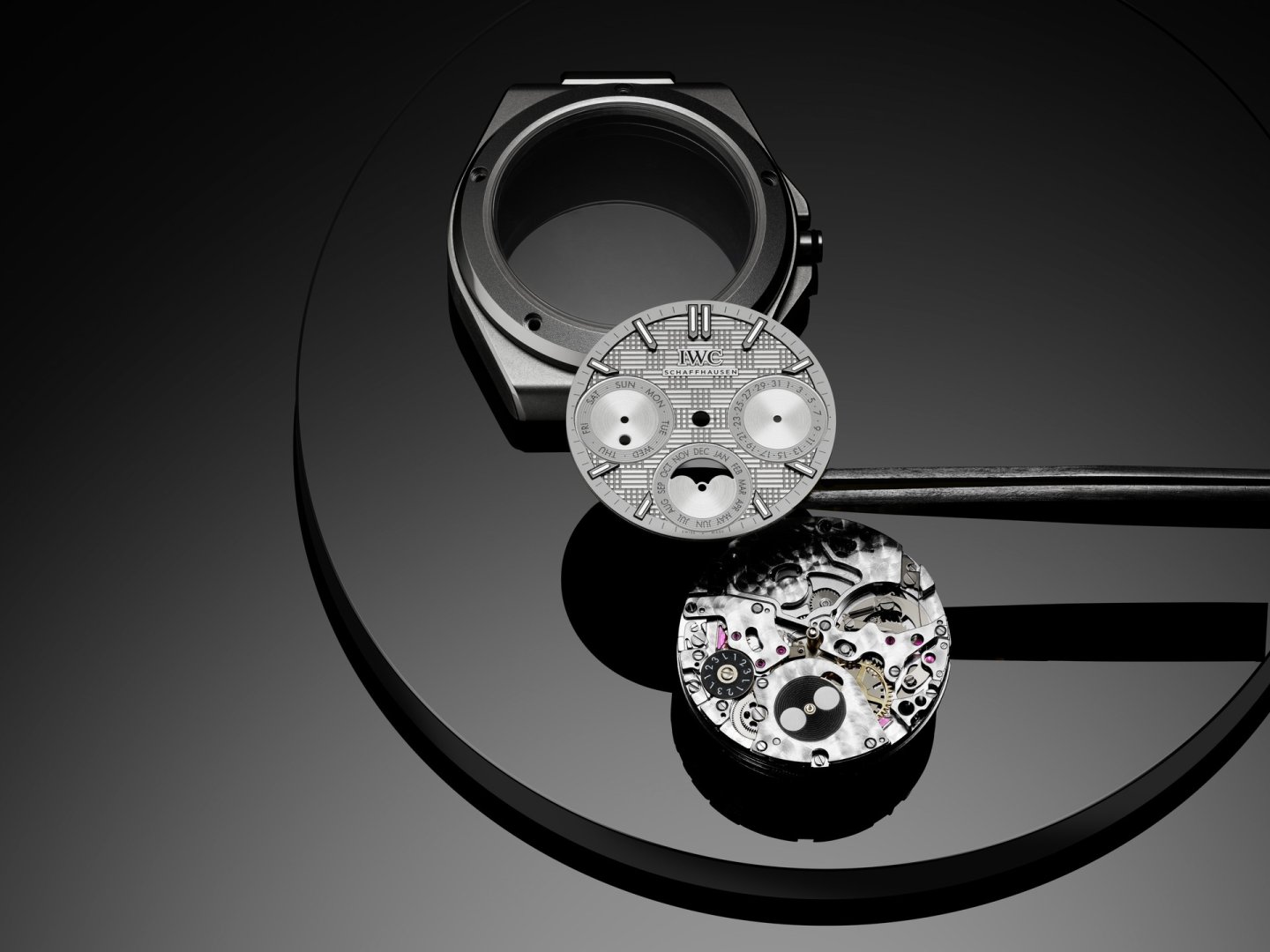 IWCシャフハウゼンより、軽量チタン製 の「インヂュニア・パーペチュアル・カレンダー 41」が誕生