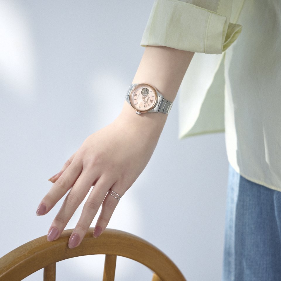 ⭐️新品未使用⭐️レザレクション⭐️キウィ プチ⭐️オーシャンホワイト⭐️ セイコー ルキア＞と＜セイコーセレクション＞からの 2026 SAKURA