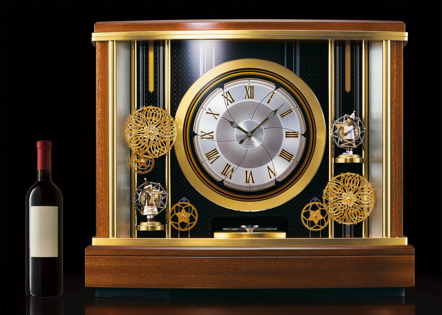 セイコークロックが 銀座・和光に設置のからくり時計をモチーフにした大型のからくり置時計「輪舞(ロンド)メゾン」を発表