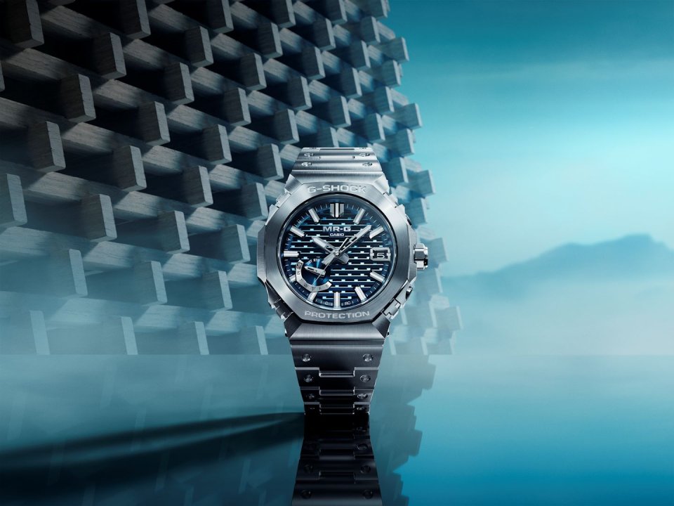 MR-G アナログ時計 ダークブルー/シルバー G-SHOCK”の最上位シリーズ「MR-G（エムアールジー）」より、日本古来の