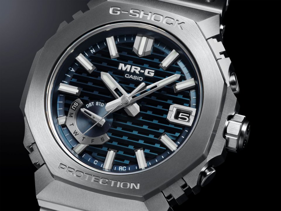 MR-G アナログ時計 ダークブルー/シルバー G-SHOCK”の最上位シリーズ「MR-G（エムアールジー）」より、日本古来の