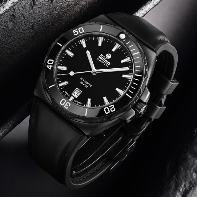 チュチマ・グラスヒュッテの新作モデル『M2SevenSeas S Black Limited Edition』が限定発売～新たな冒険家のための腕時計