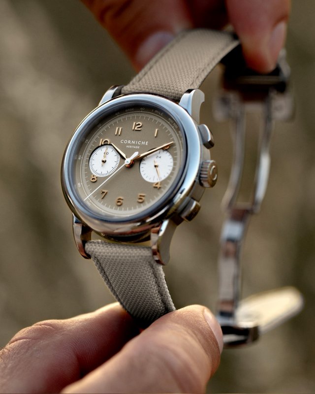 コーニッシュから、サンドベージュ ダイヤルの洗練されたミリタリークロノグラフ「Sand MilitaireII」が発売