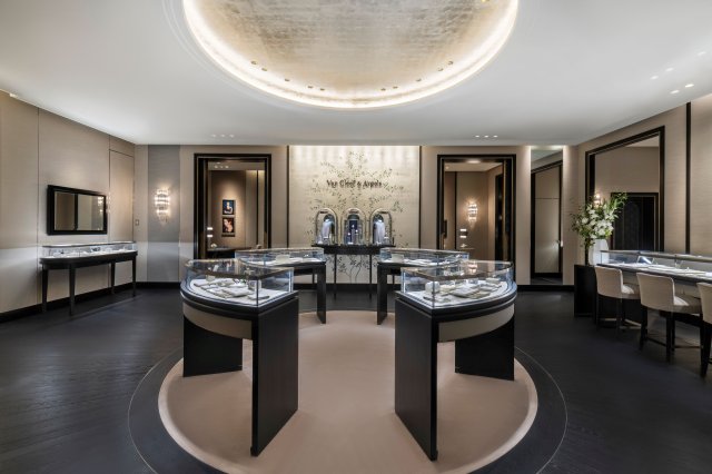 ヴァン クリーフ＆アーペルの新たなブティックが銀座一丁目に誕生