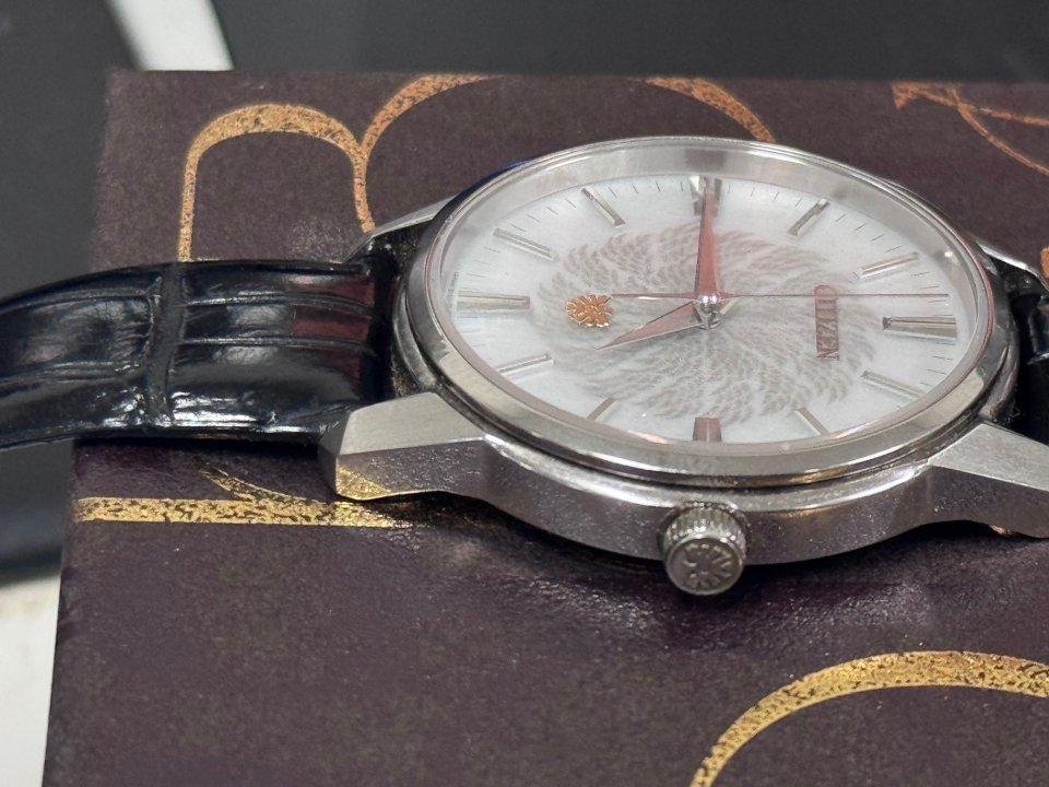 シチズン 前人未踏の年差±1秒の精度を実現したCaliber 0100