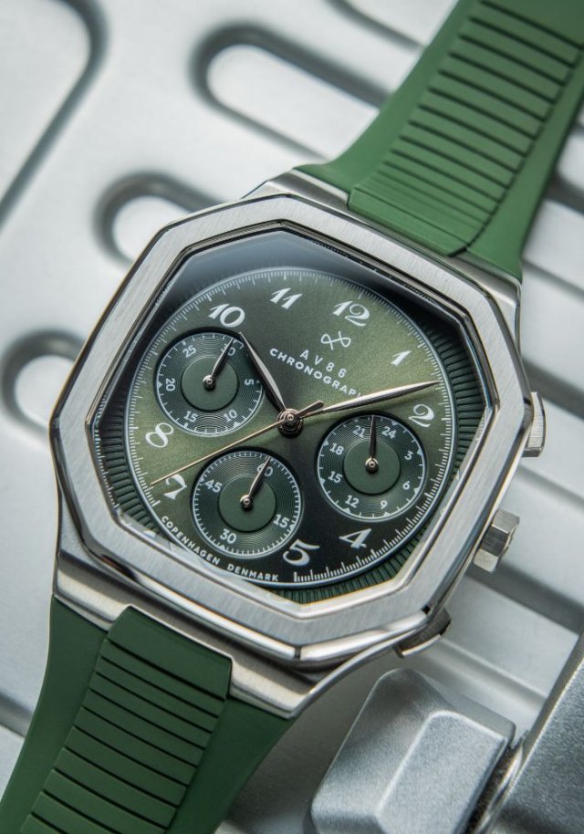 AV86 初の八角形クロノグラフ、全6種類のカラーバリエーションからなる 「1904 Chronograph Collection」を発表
