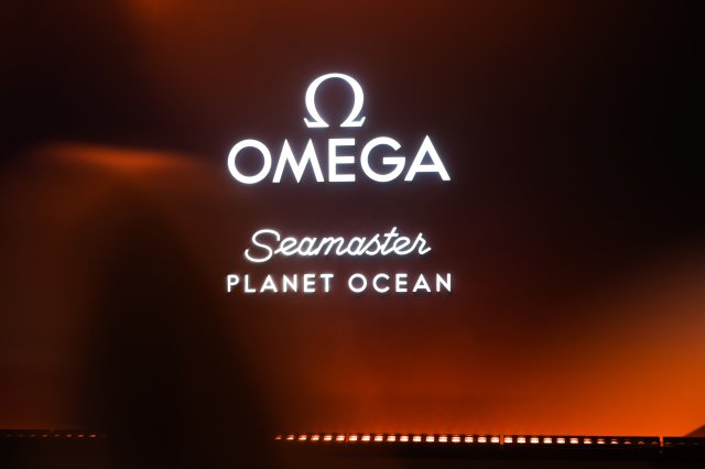 オメガは2名の新たなアンバサダーを加え、新生「プラネットオーシャン」を世界各国でローンチ～また、「シーマスター シーホース 保護センター」支援発表