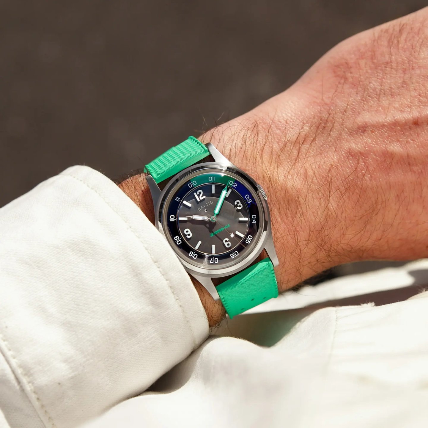 BALTIC(バルチック)が伝説のレースに捧げる特別なタイムピース「HermétiqueDual Time Enduropale」を発表