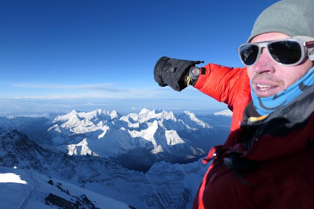 ファーブルルーバ、「レイダー・ビバーク9000」～エベレスト登頂に実際使われた時計が世界的オークションにチャリティー出品