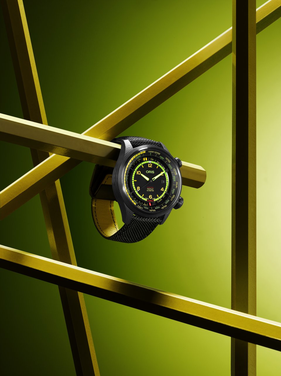 オリスより世界唯一の自動巻き✖機械式高度計搭載の「プロパイロット