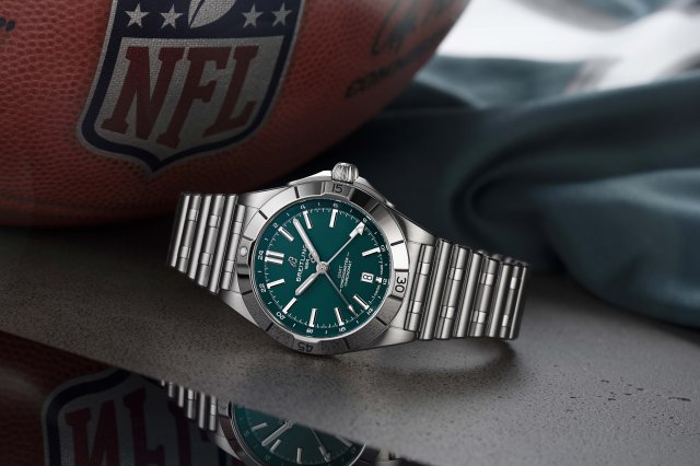 ブライトリングがナショナル・フットボール・リーグ（NFL）の公式タイムピースパートナーに就任～2つのNFLチーム エディションを同時発表